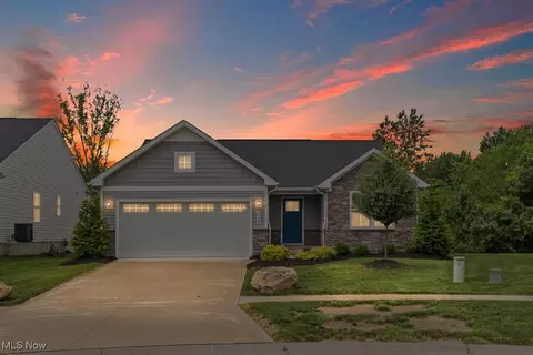 3748 Bradley Rd, Barberton, OH 44203