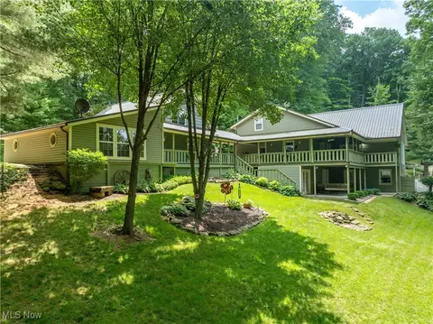 2461 Trailwood Dr SW, Carrollton, OH 44615