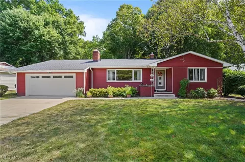 2837 Outlook Dr, Stow, OH 44224