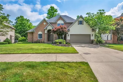 4463 Doral Dr, Avon, OH 44011