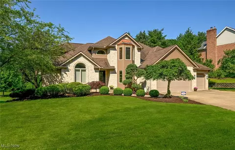 5277 Foxchase Ave NW, Canton, OH 44718