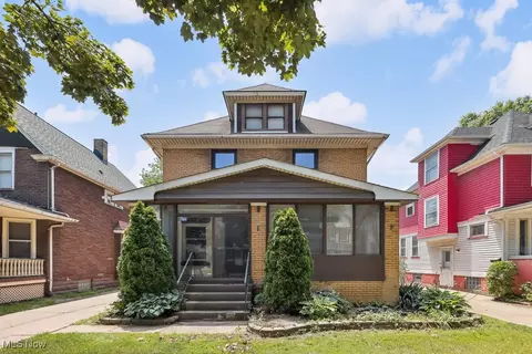 4526 Bridgeview Ave, Newburgh Heights, OH 44105