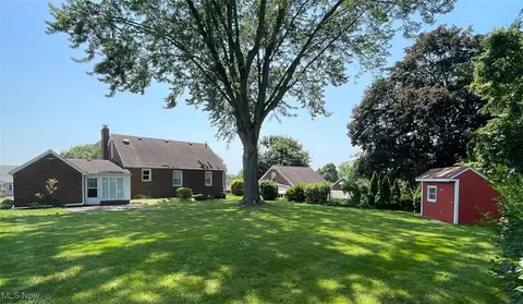 4425 2nd St NW, Canton, OH 44708 photo 3