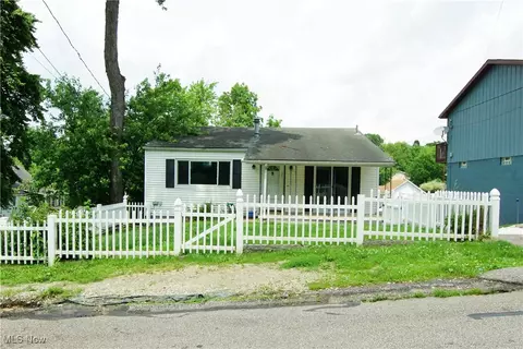171 W Hiram St, Barberton, OH 44203