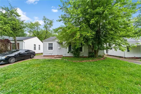2536 Greenvale Rd, Cleveland, OH 44121