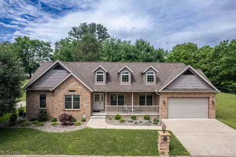 116 Falling Waters Dr, Vienna, WV 26105