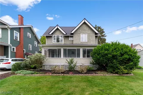 1208 Granger Ave, Lakewood, OH 44107