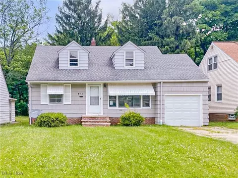 315 S Green Rd, Cleveland, OH 44121