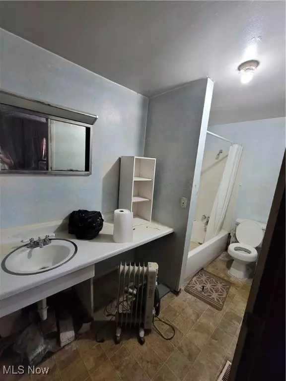 Bath - 145 North Rd, Niles, OH 44446 photo 2 of 2
