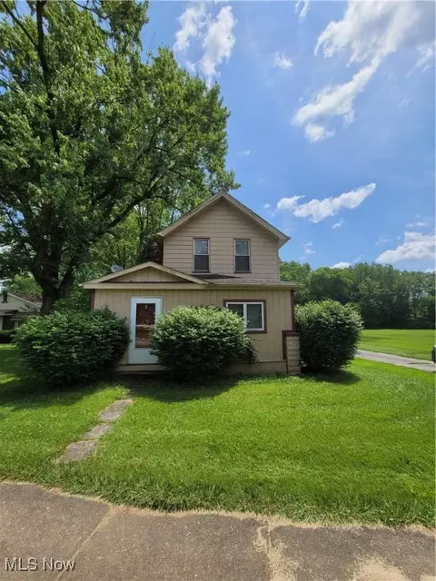 145 North Rd, Niles, OH 44446
