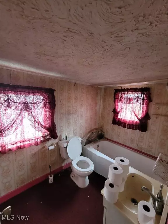 Bath - 145 North Rd, Niles, OH 44446 photo 1 of 2