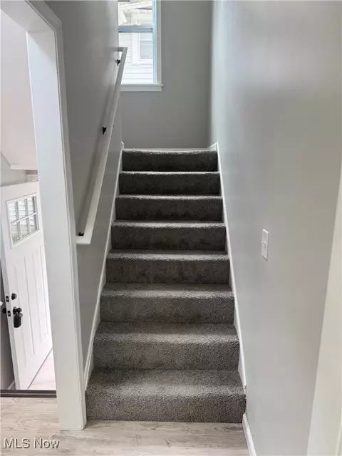 Entry Way - 22 E Ido Ave, Akron, OH 44301 photo 1 of 3