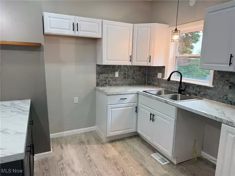 Kitchen - 22 E Ido Ave, Akron, OH 44301 photo 2 of 3
