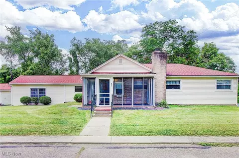 731 Dewalt St SE, Massillon, OH 44646
