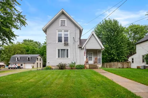 124 Wheeling Ave, Wellington, OH 44090