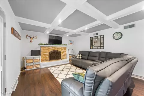 Living - 1131 Shadeland Dr, Boardman, OH 44512 photo 4 of 4