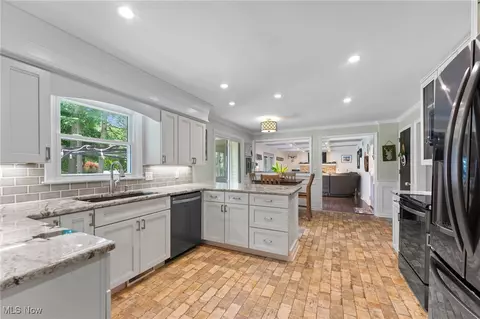 Kitchen - 1131 Shadeland Dr, Boardman, OH 44512 photo 1 of 4