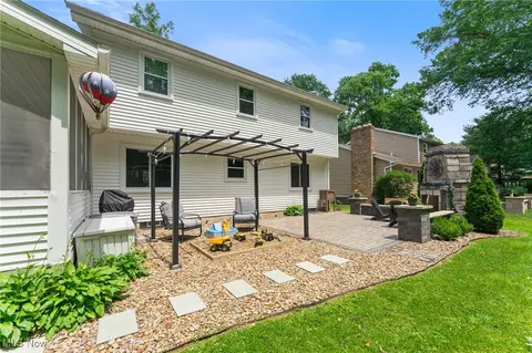 Exterior - 1131 Shadeland Dr, Boardman, OH 44512 photo 5 of 12