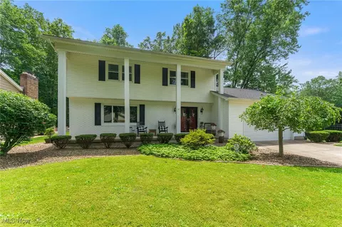 Exterior - 1131 Shadeland Dr, Boardman, OH 44512 photo 2 of 12