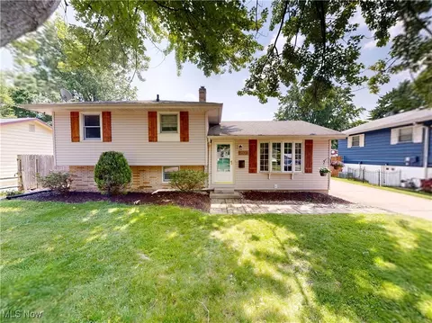 7570 Dahlia Dr, Mentor On The Lake, OH 44060