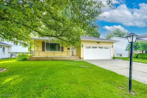6583 Copley Ave, Solon, OH 44139 photo 2