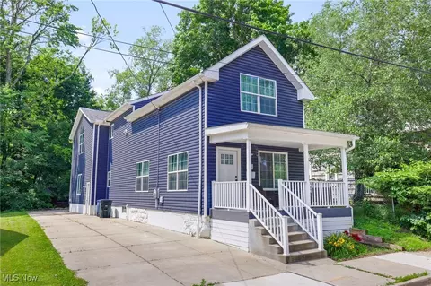 76 Charlotte St, Akron, OH 44303