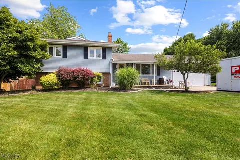 18438 Meadow Ln, Strongsville, OH 44136