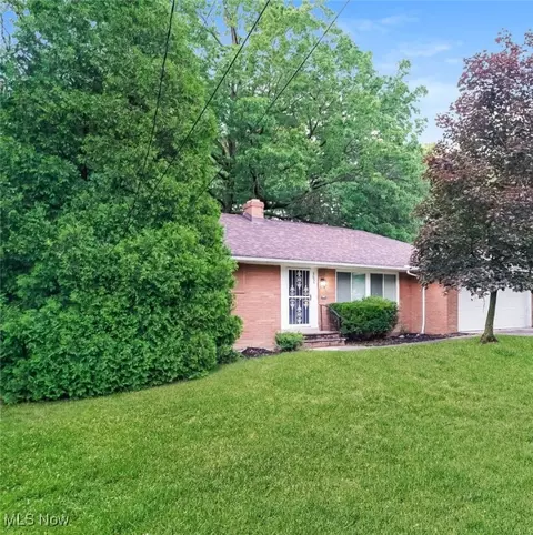3655 Langton Rd, Cleveland Heights, OH 44121