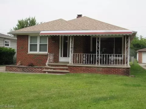 9298 Ackley Rd, Parma Heights, OH 44130