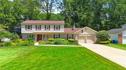 5199 Sampson Dr, Youngstown, OH 44505