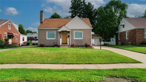 2931 14th St NW, Canton, OH 44708