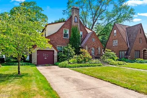 251 Hamilton Ave, Elyria, OH 44035 photo 3