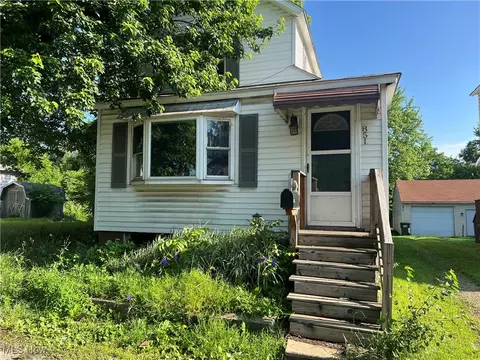 851 Brady Ave, Barberton, OH 44203