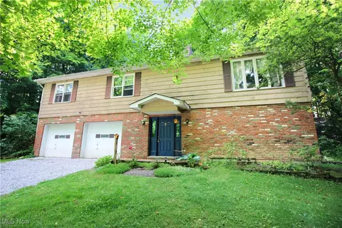 8630 Williams Rd, Chardon, OH 44024