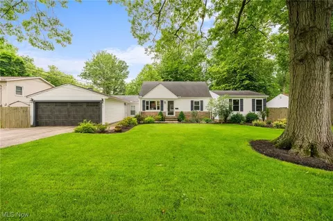 6190 Fitch Rd, North Olmsted, OH 44070