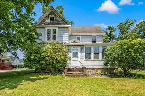 13778 Spring St, Burton, OH 44021