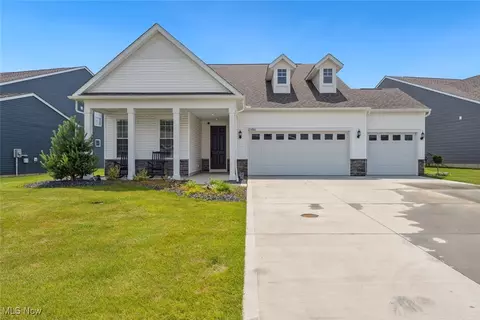 23761 St Andrews Dr, Columbia Station, OH 44028