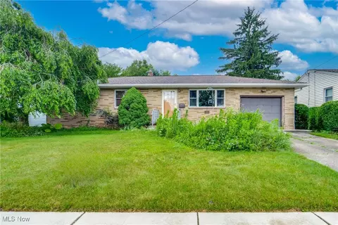 73 Sunrise Blvd E, Mogadore, OH 44260