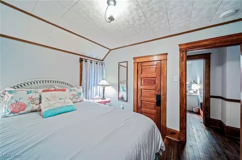 Bedroom - 1833 W 7th St, Ashtabula, OH 44004 photo 4 of 7