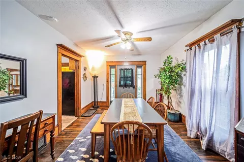 Dining - 1833 W 7th St, Ashtabula, OH 44004 photo 1 of 3