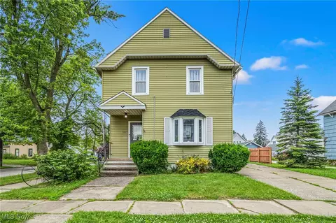 Exterior - 1833 W 7th St, Ashtabula, OH 44004 photo 1 of 6