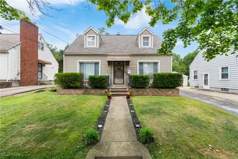705 Triplett Blvd, Akron, OH 44306