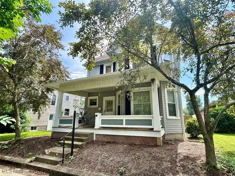 623 N 7th St, Marietta, OH 45750