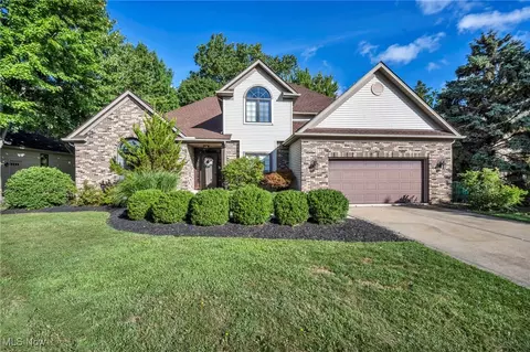 6010 Sea Pines Dr, Mentor, OH 44060