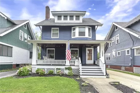 1222 Bonnieview Ave, Lakewood, OH 44107