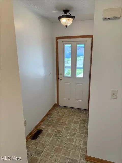 Entry Way - 207 N N Gln, Elyria, OH 44035 photo 1 of 1