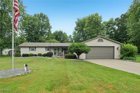 2545 Dorchester Dr, Painesville, OH 44077