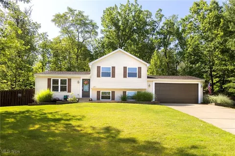 9461 Yorkview Dr, North Royalton, OH 44133