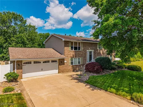 106 Briargate Dr, Marietta, OH 45750