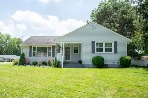 560 Grand St NW, Bolivar, OH 44612